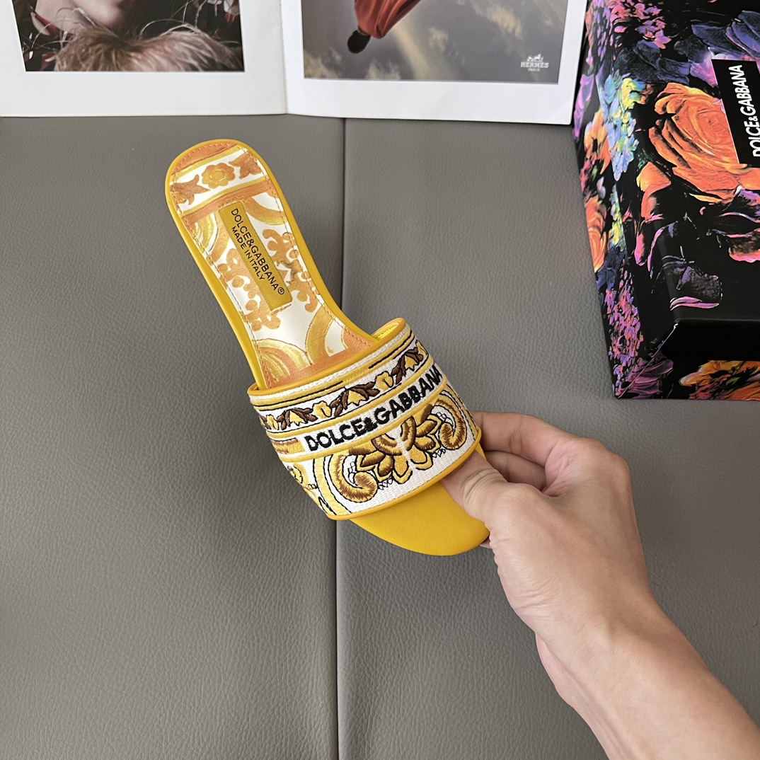 Hand-embroidered slippers