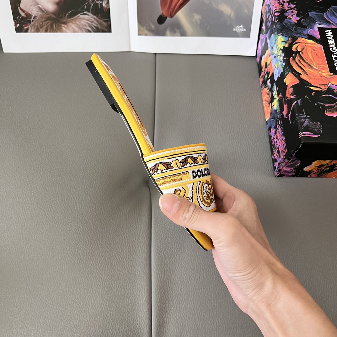 Hand-embroidered slippers