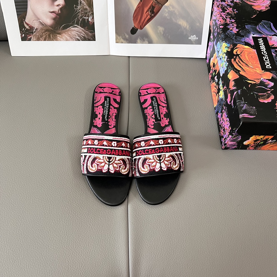 Hand-embroidered slippers