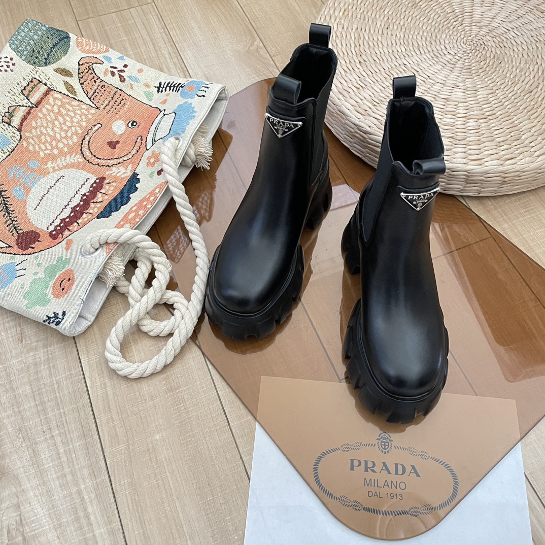 Autumn/Winter Chelsea Boots