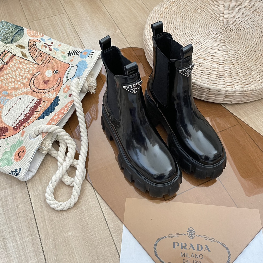 Autumn/Winter Chelsea Boots