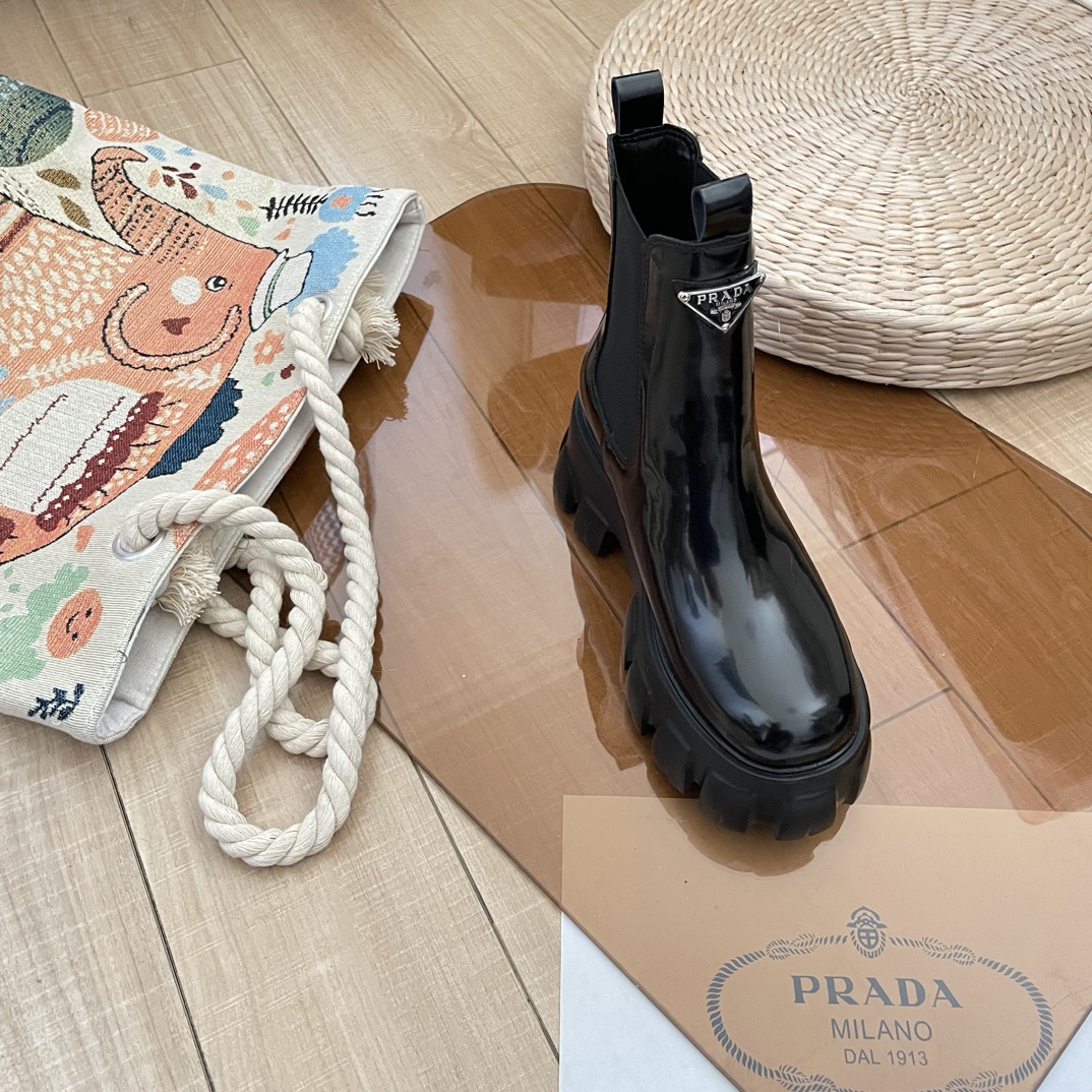 Autumn/Winter Chelsea Boots