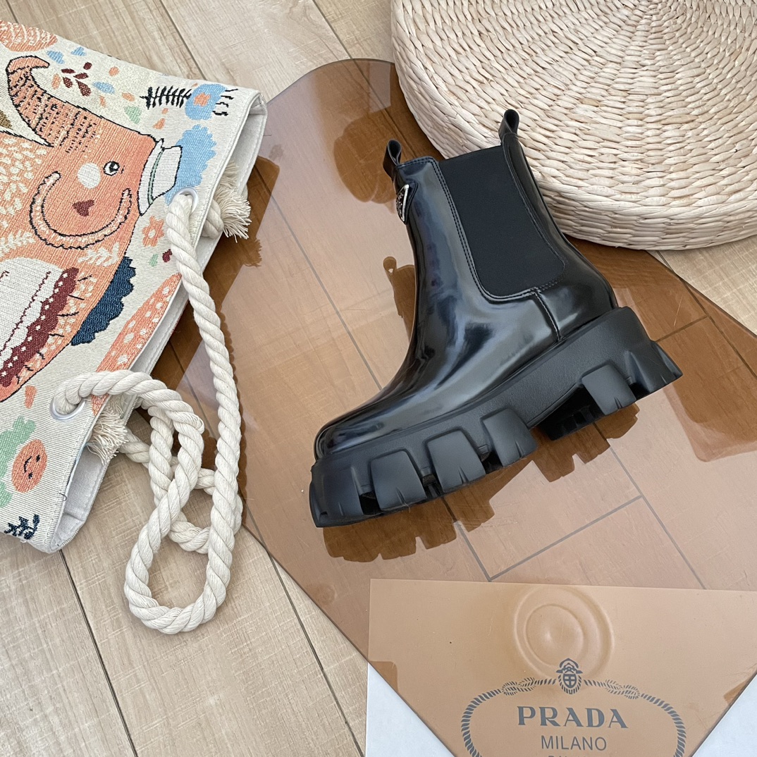 Autumn/Winter Chelsea Boots