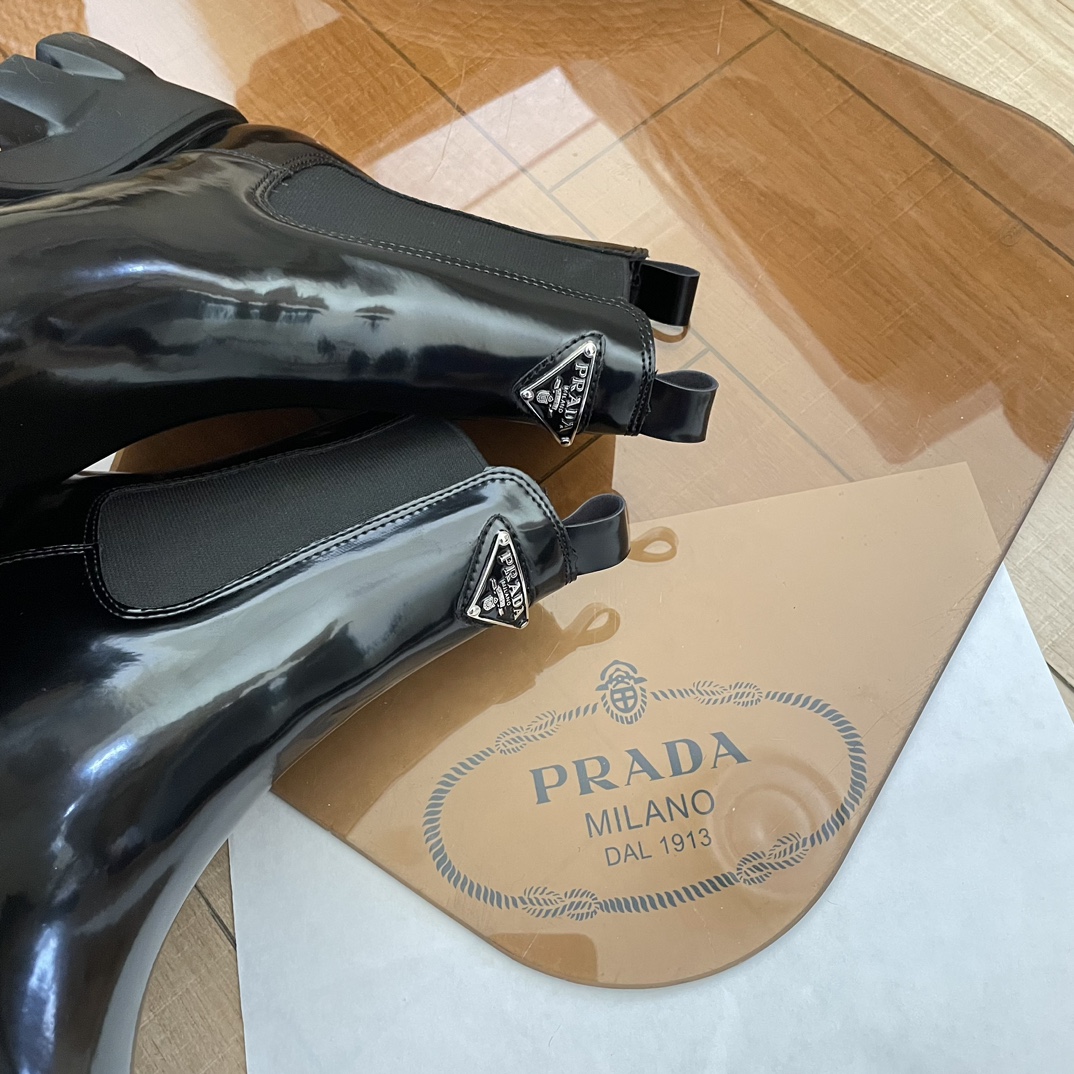 Autumn/Winter Chelsea Boots