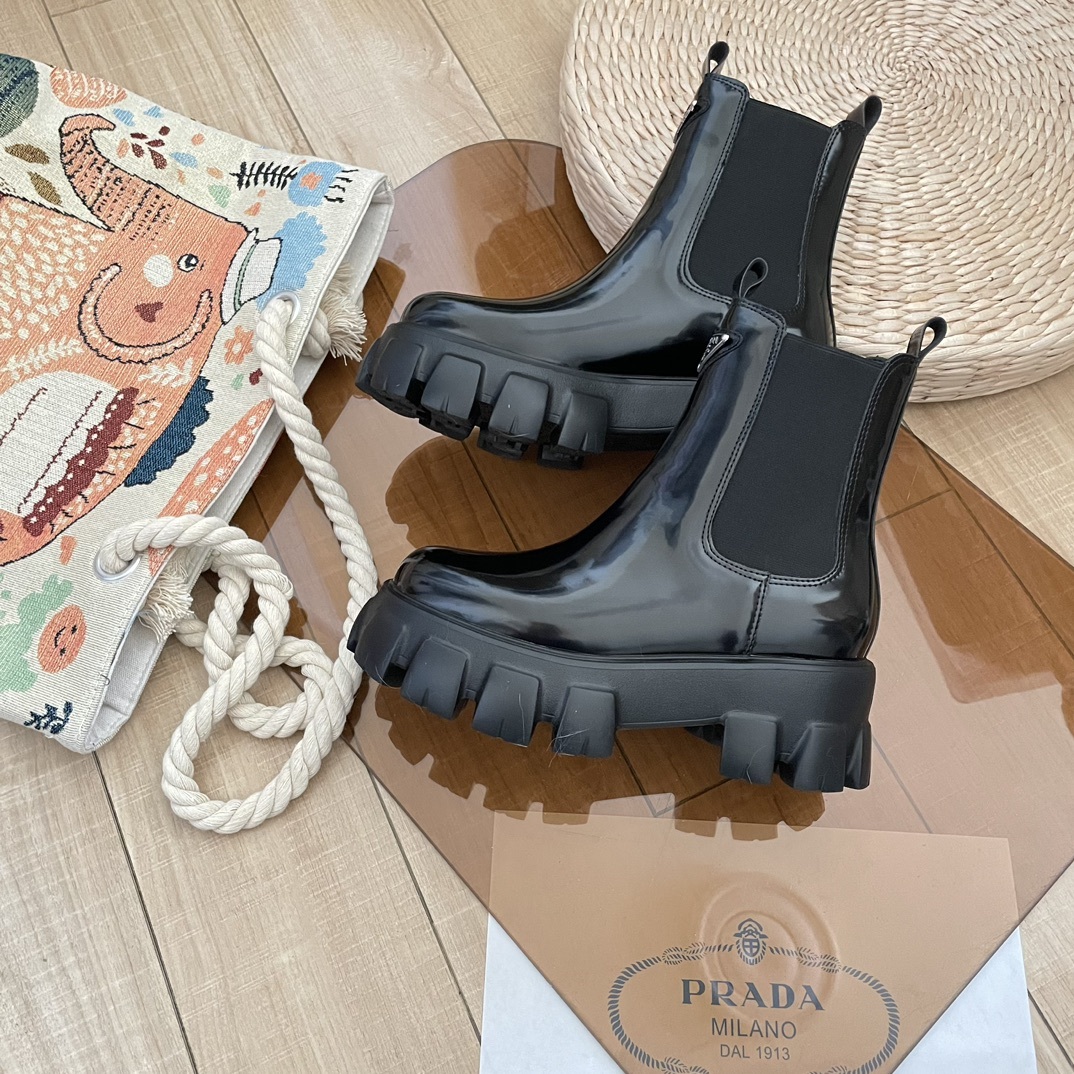 Autumn/Winter Chelsea Boots