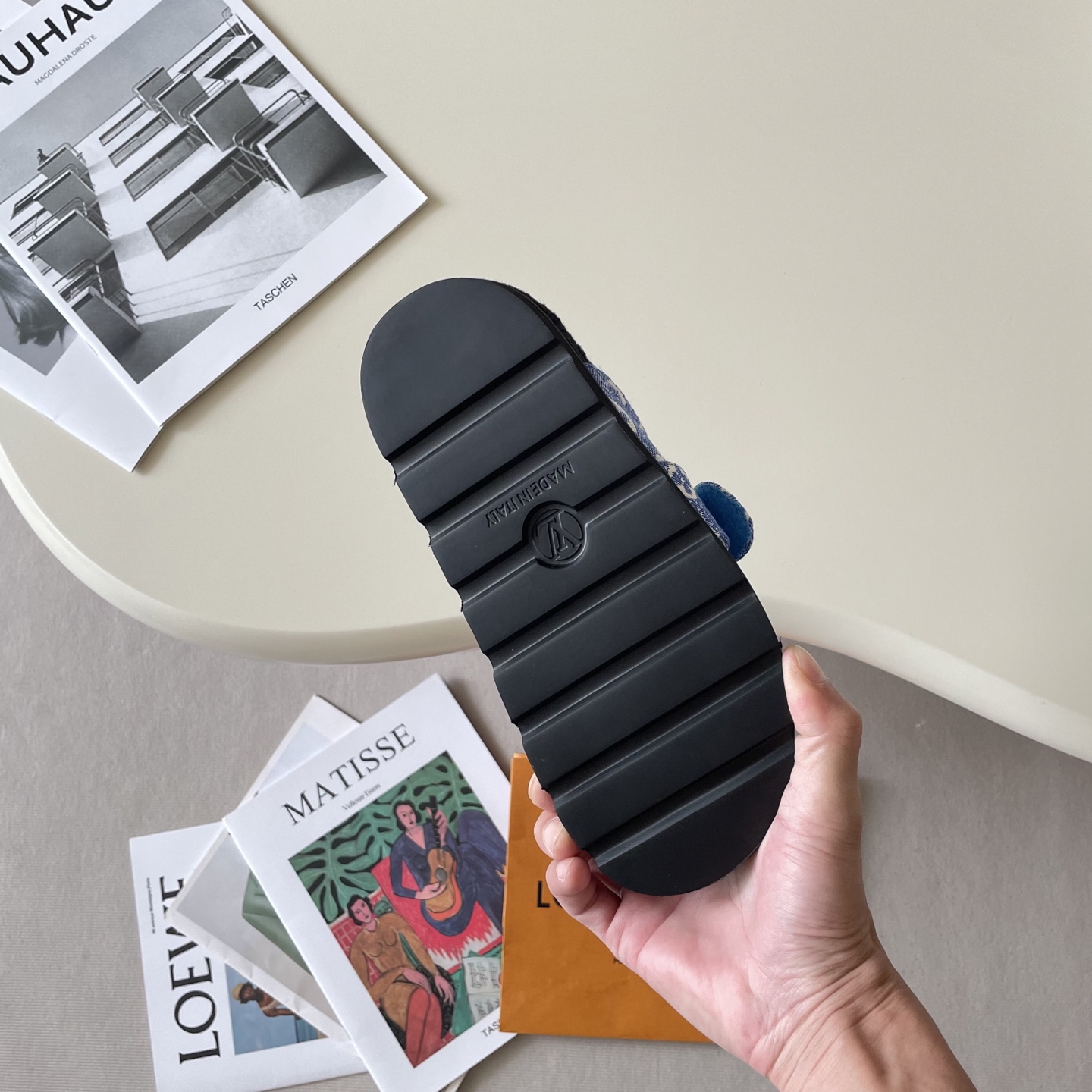 Printed head-covering couple's slippers