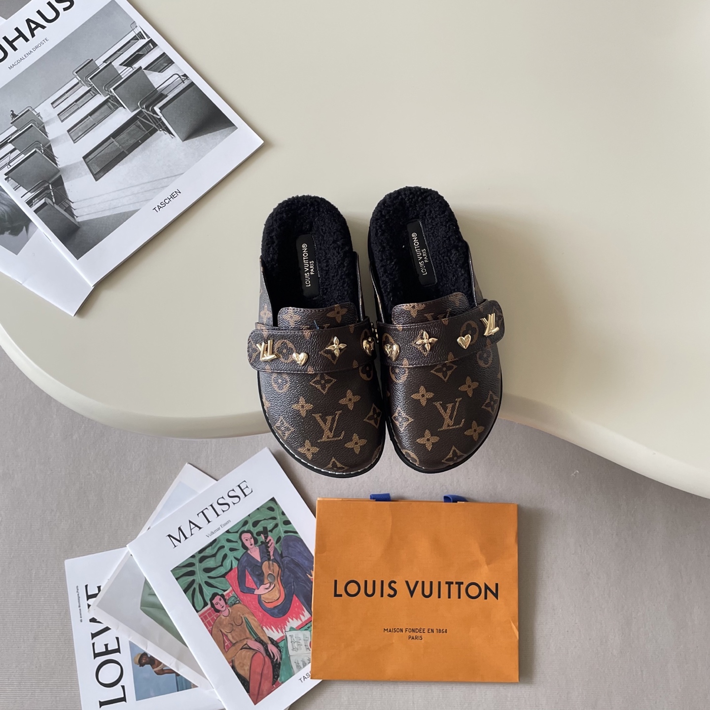 Printed head-covering couple's slippers