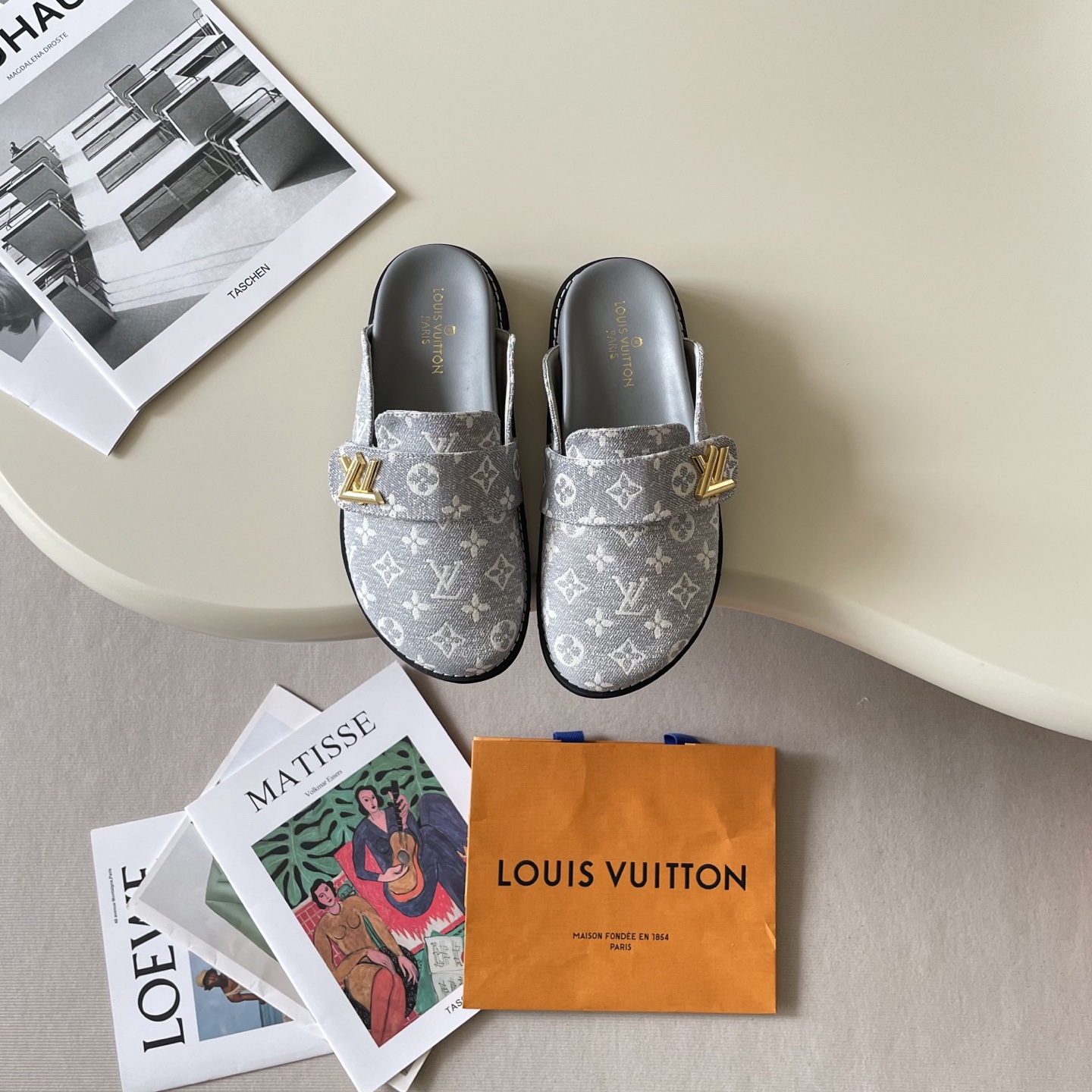 Printed head-covering couple's slippers