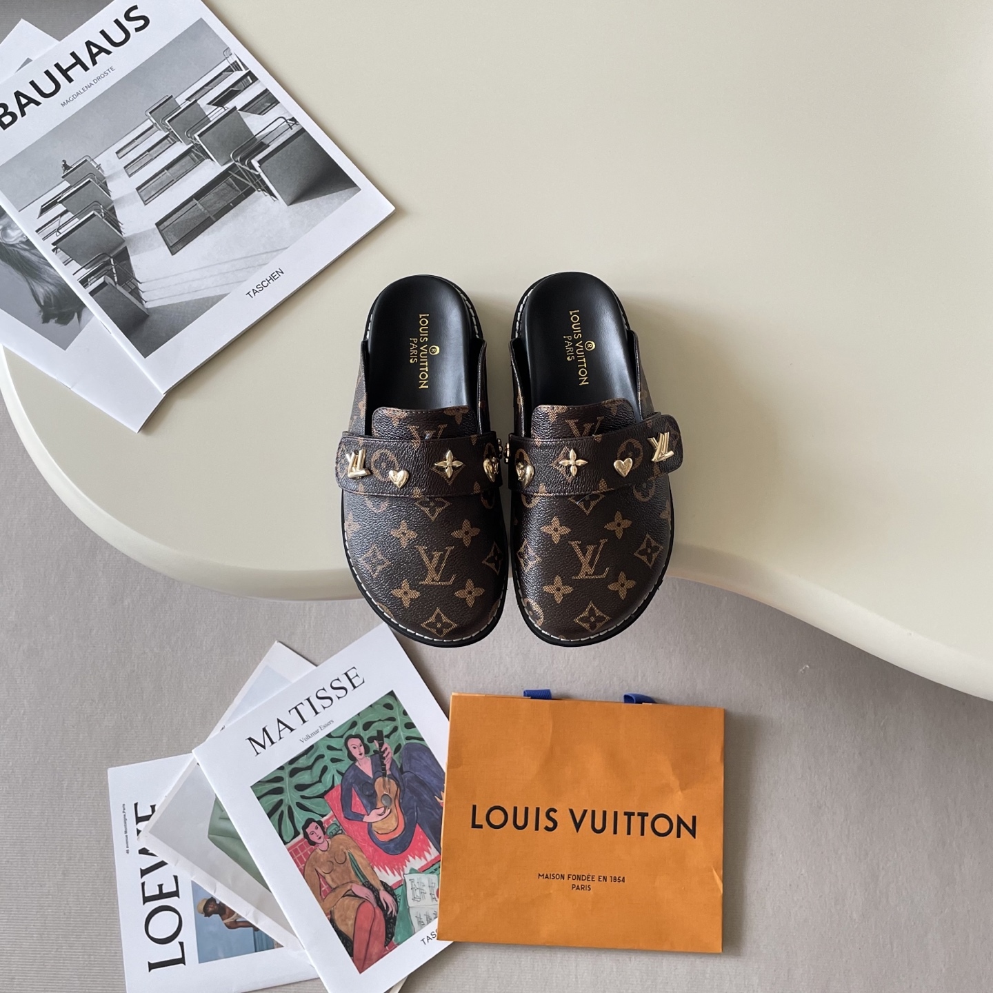 Printed head-covering couple's slippers