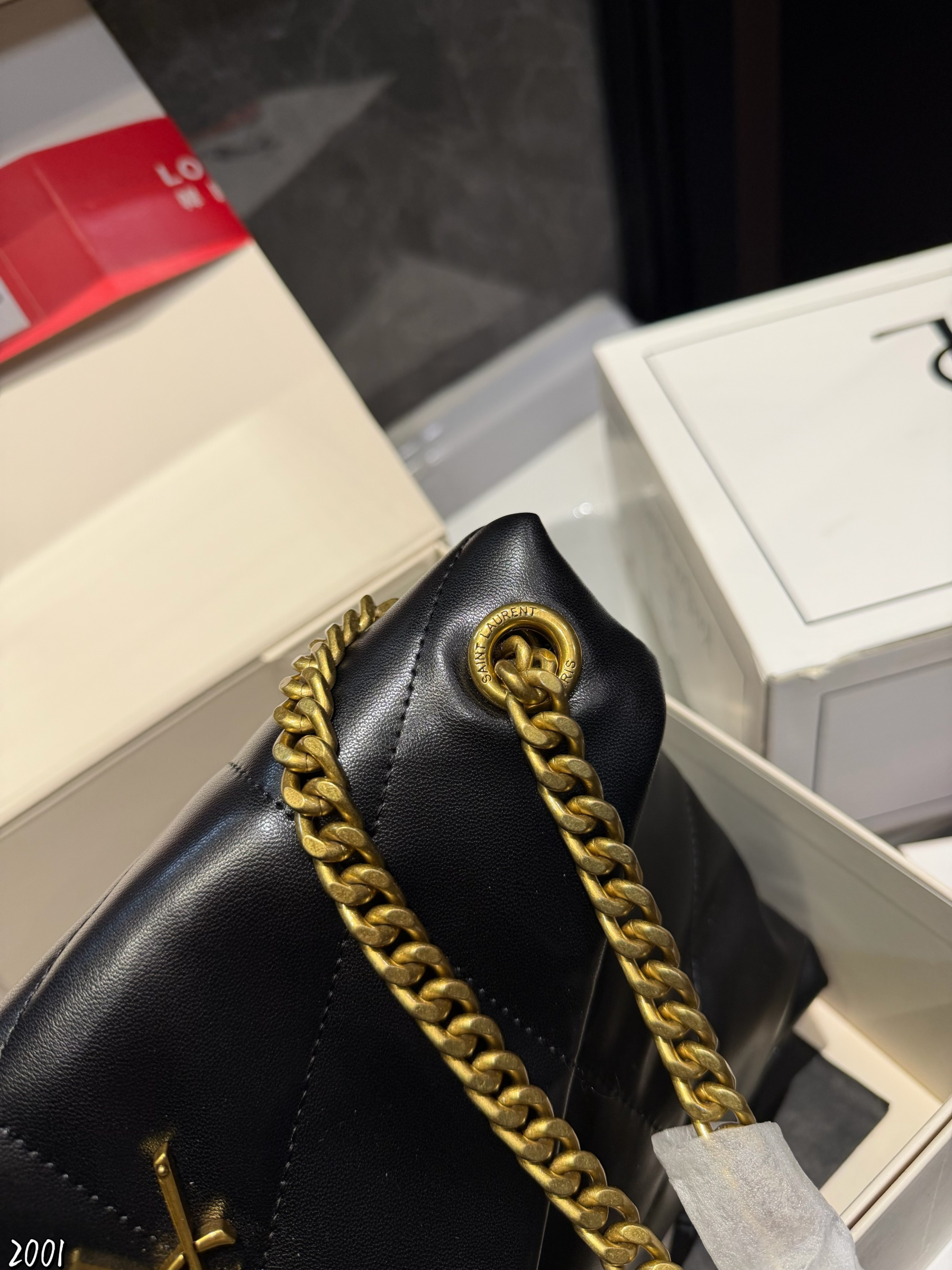 Soft and fluffy cloud-shaped buns