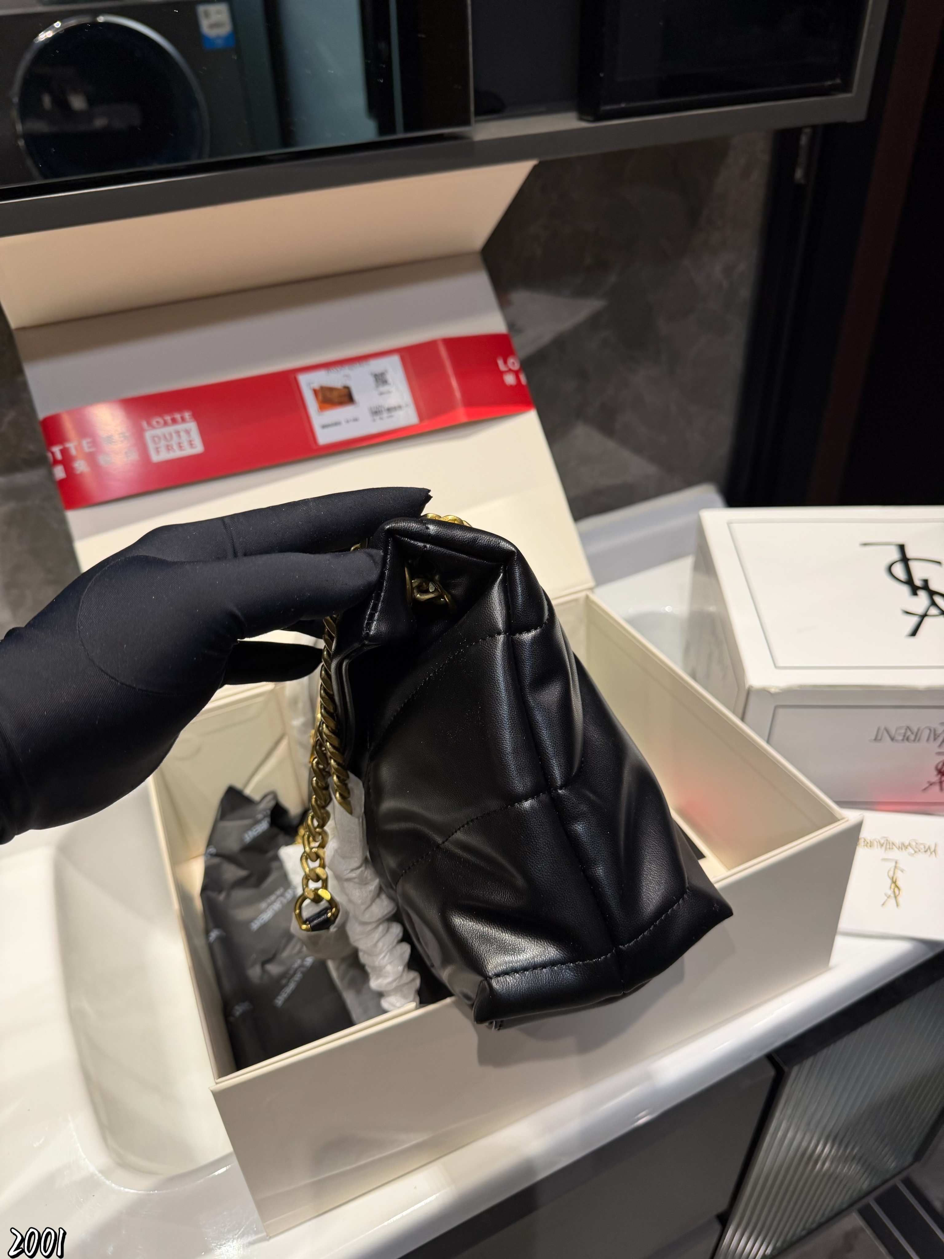 Soft and fluffy cloud-shaped buns