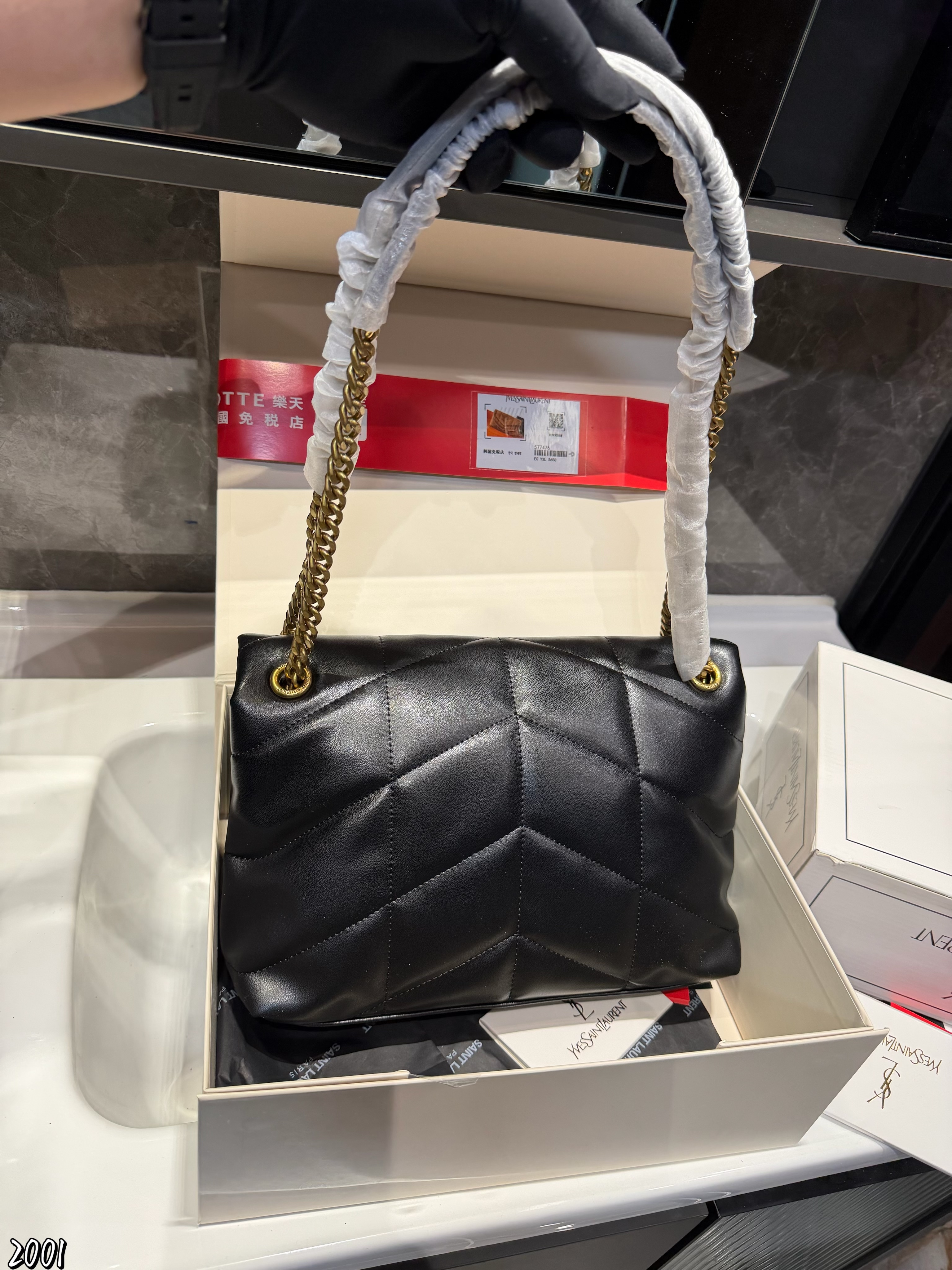 Soft and fluffy cloud-shaped buns