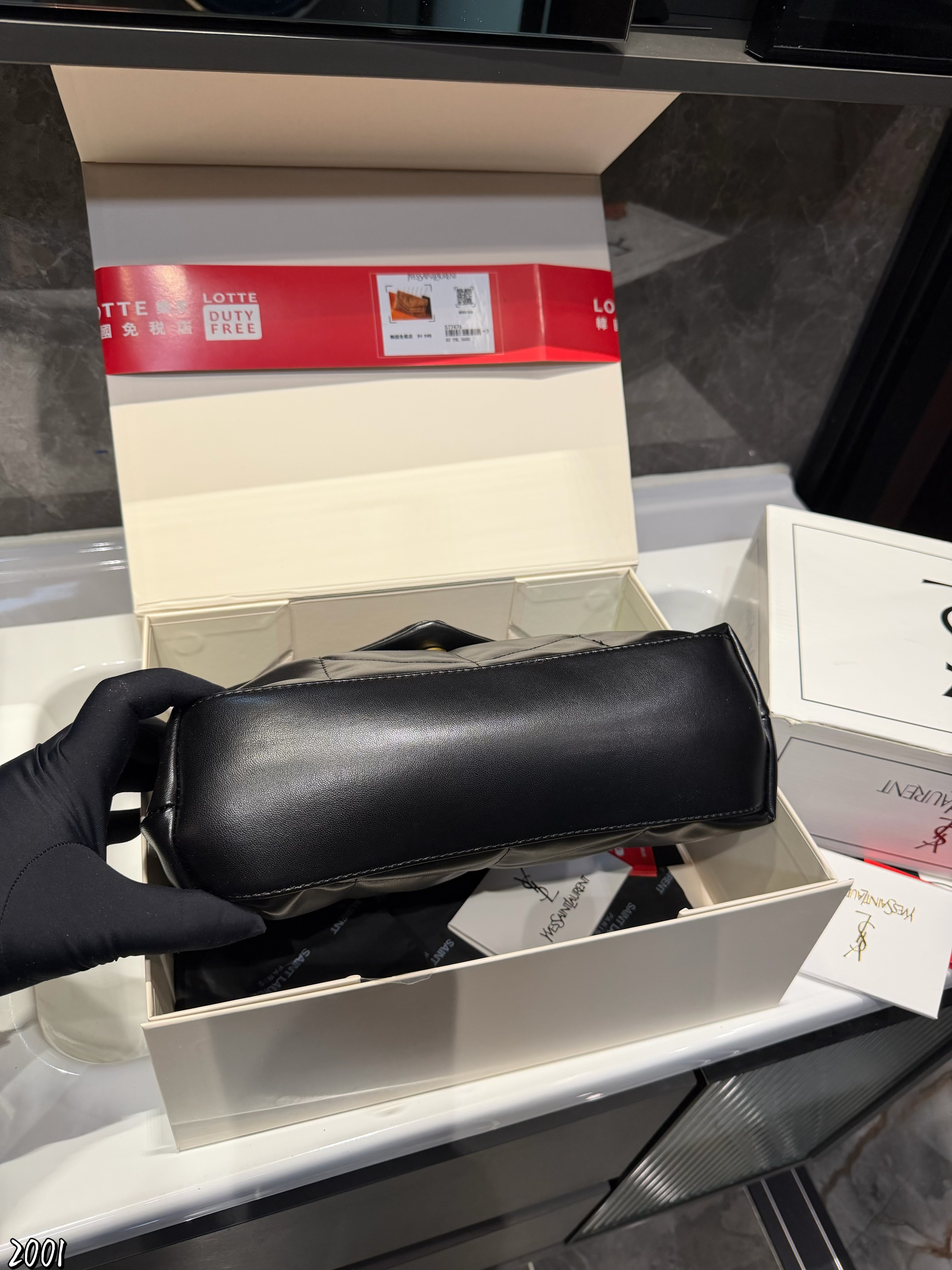 Soft and fluffy cloud-shaped buns