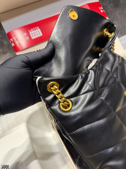 Soft and fluffy cloud-shaped buns