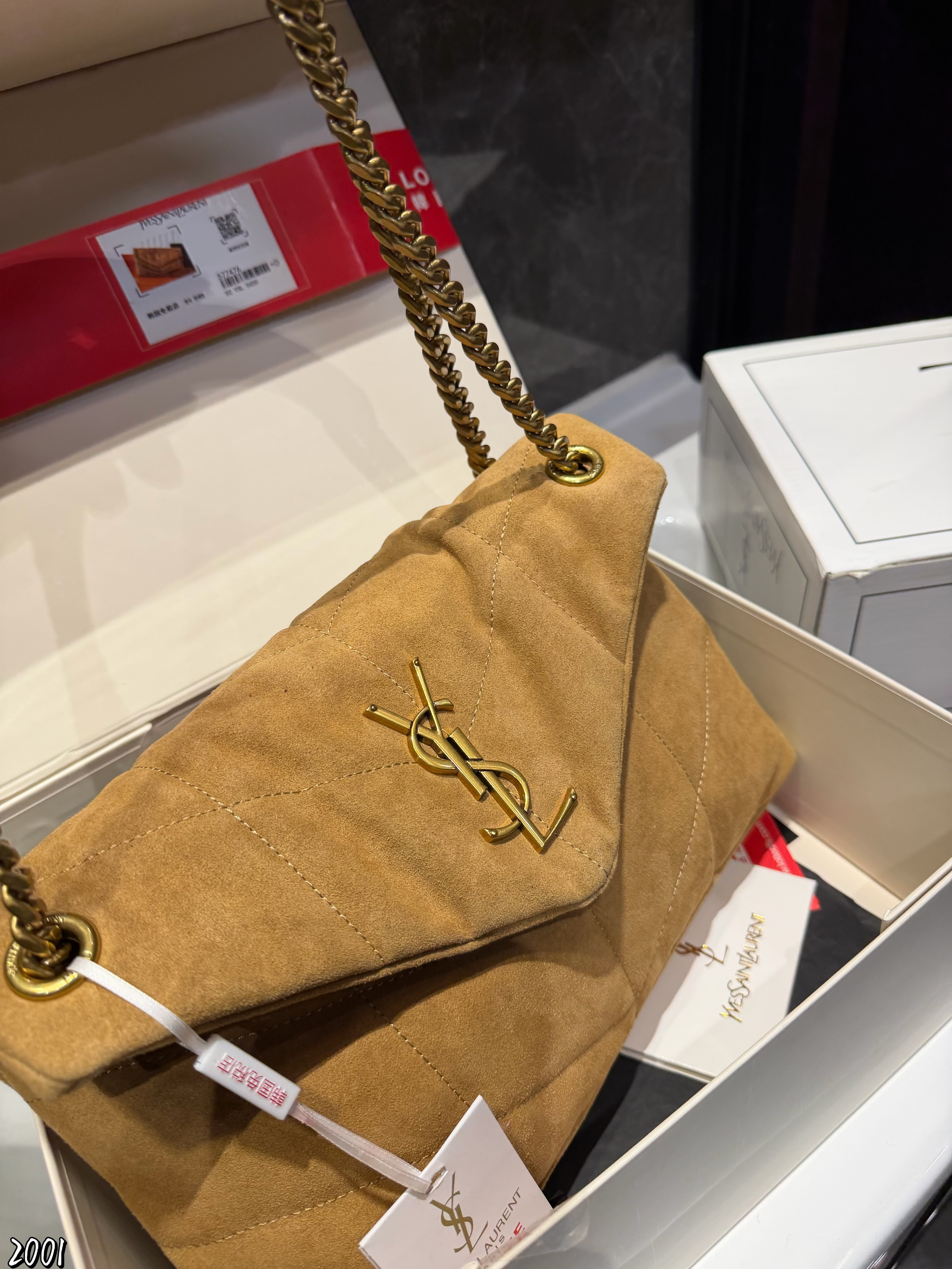 Soft and fluffy cloud-shaped buns