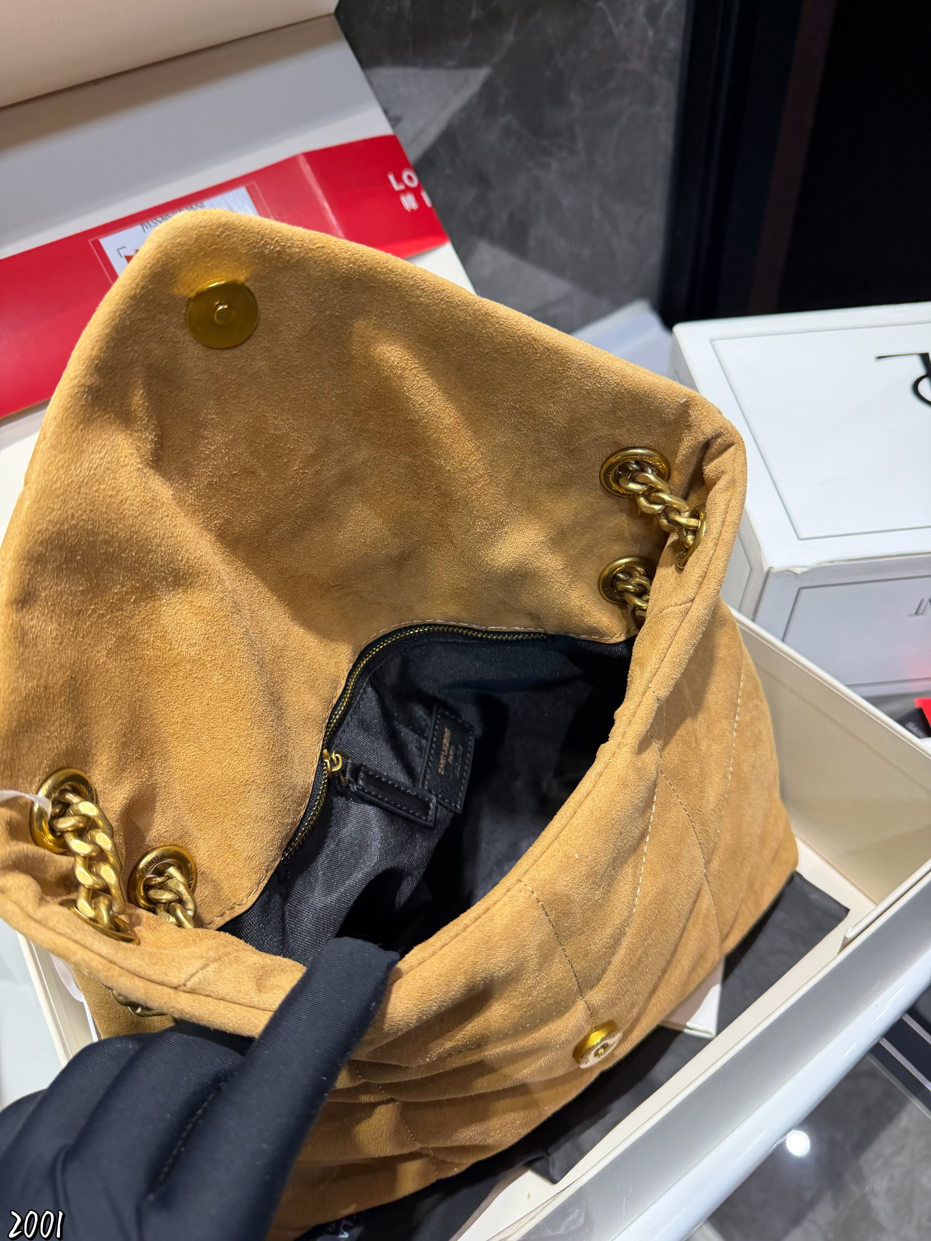 Soft and fluffy cloud-shaped buns