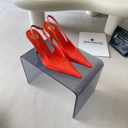 New classic high-heeled shoes