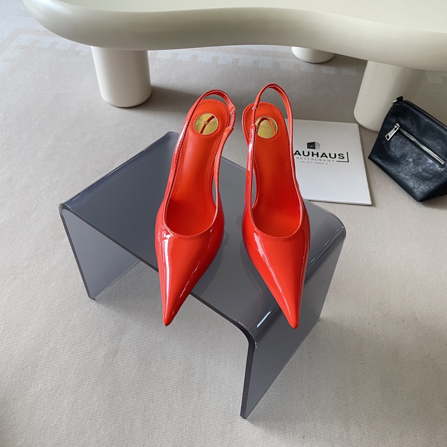 New classic high-heeled shoes