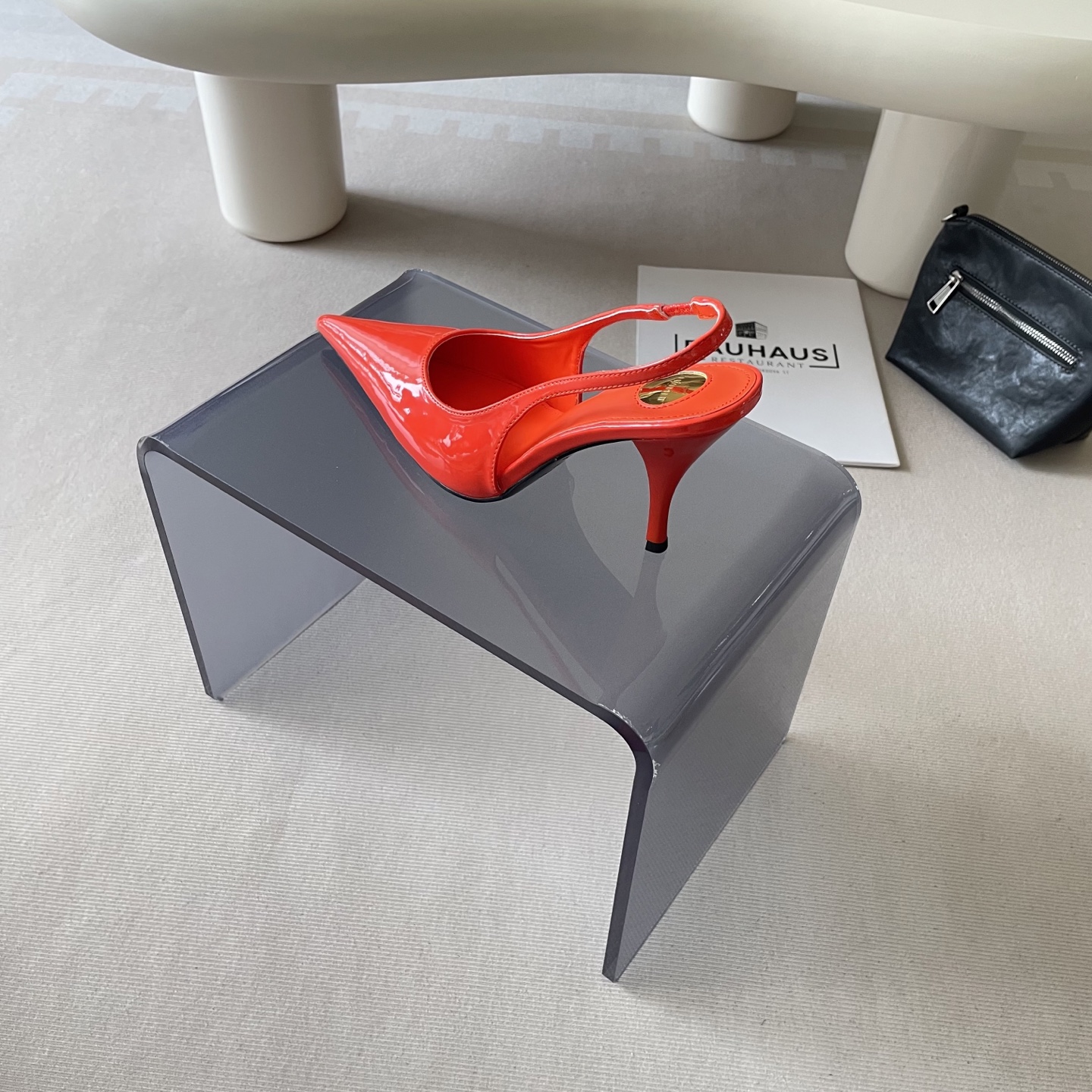 New classic high-heeled shoes