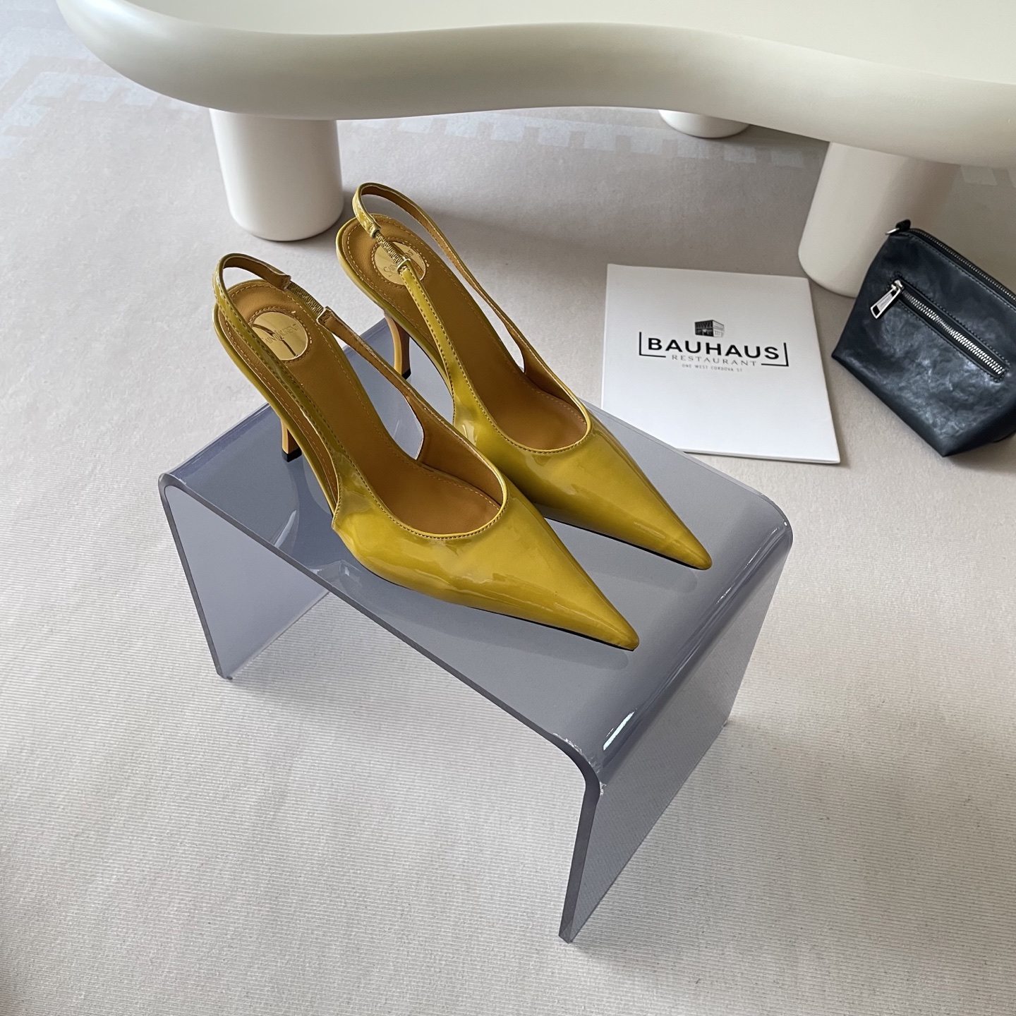 New classic high-heeled shoes