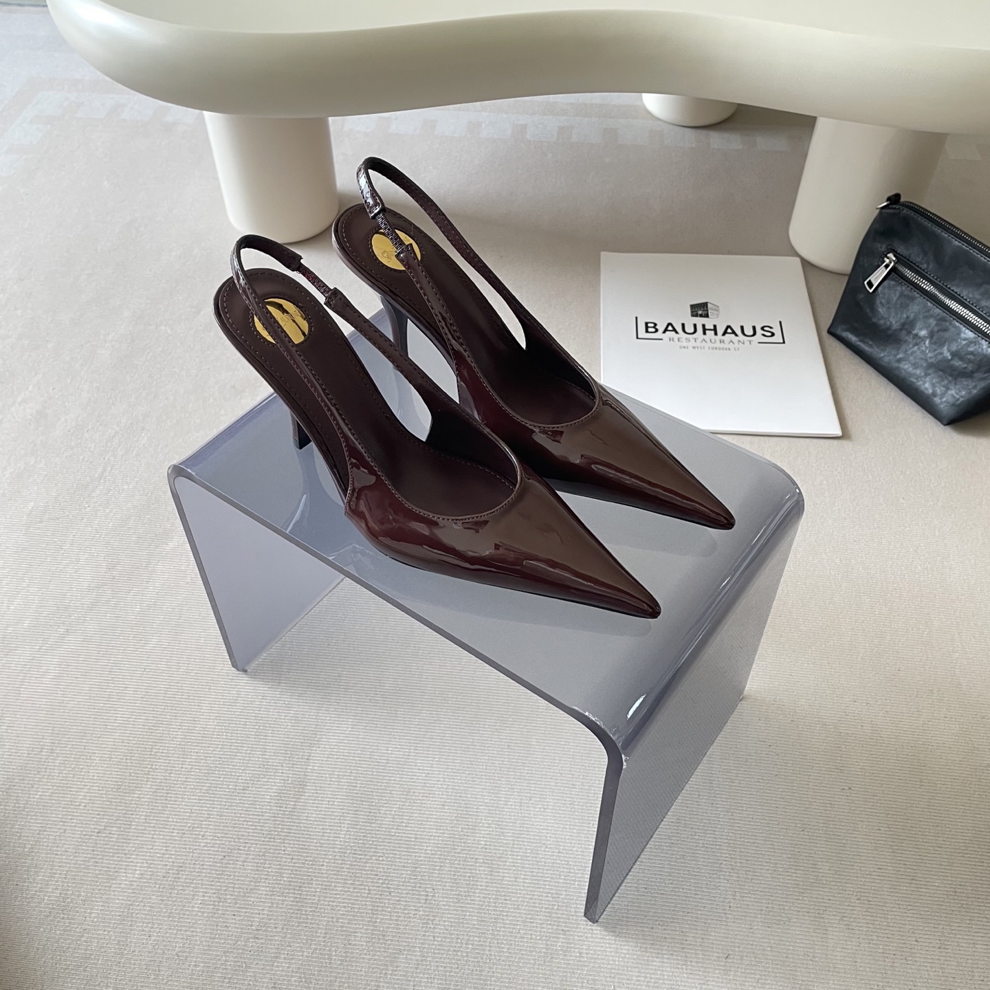 New classic high-heeled shoes