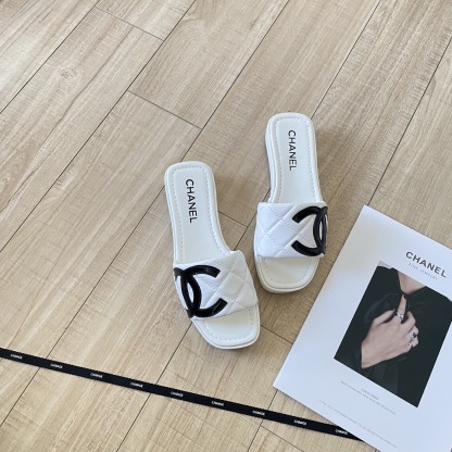 Ugly yet cute platform sandals