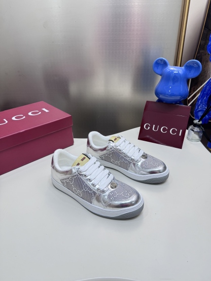 Distressed casual sneakers