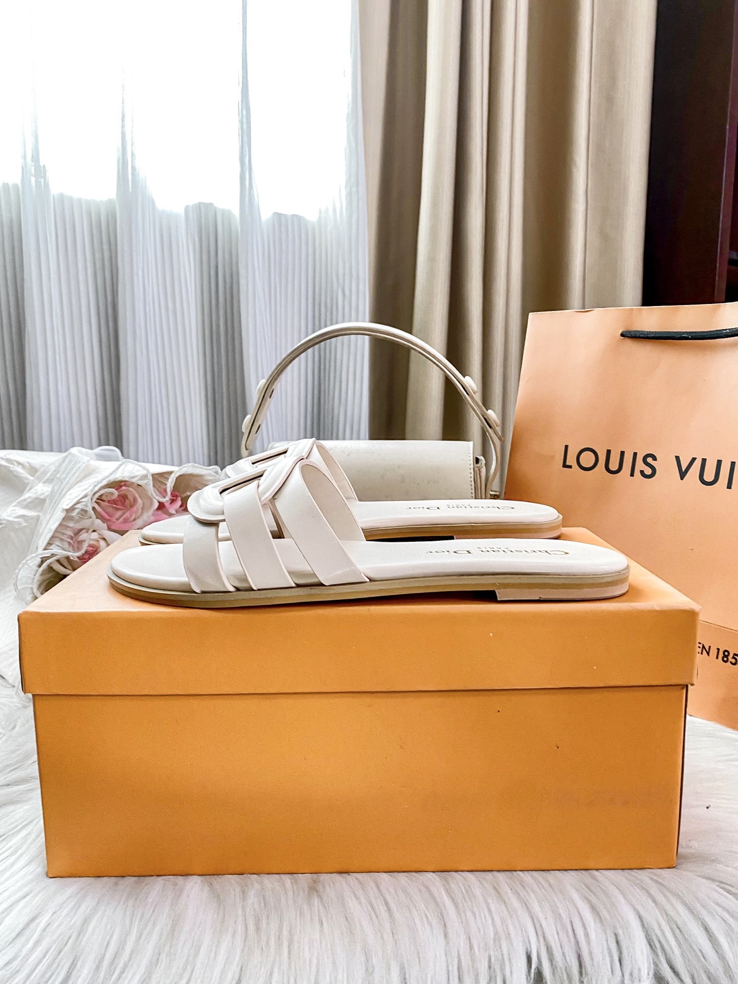 Classic new flat sandals