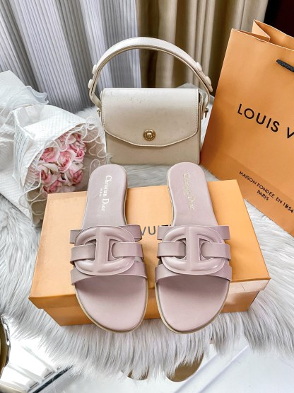 Classic new flat sandals