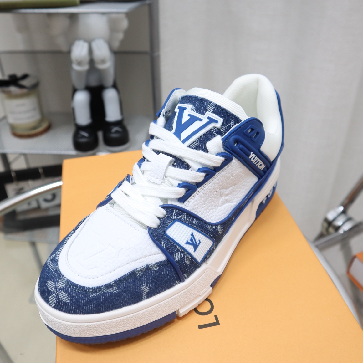 Casual breathable sports shoes