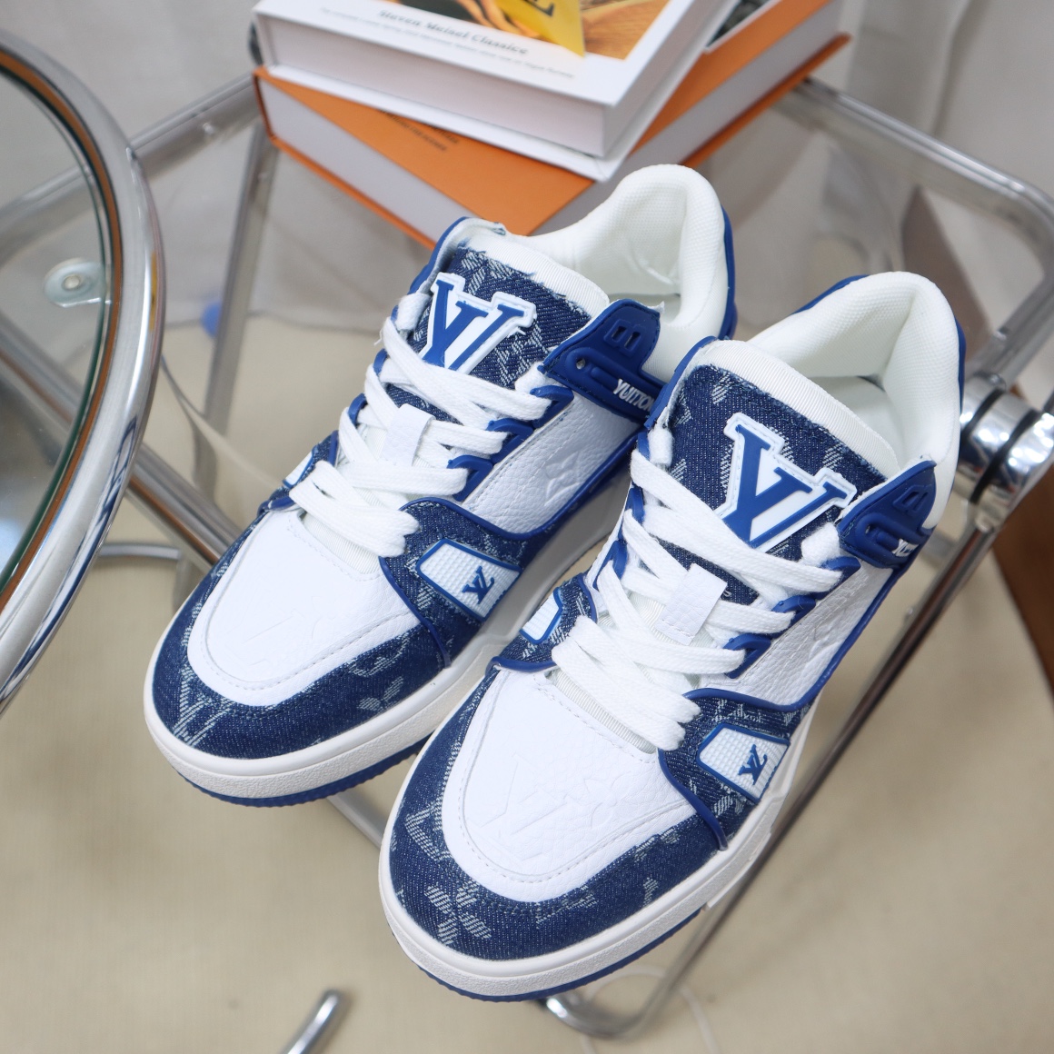 Casual breathable sports shoes
