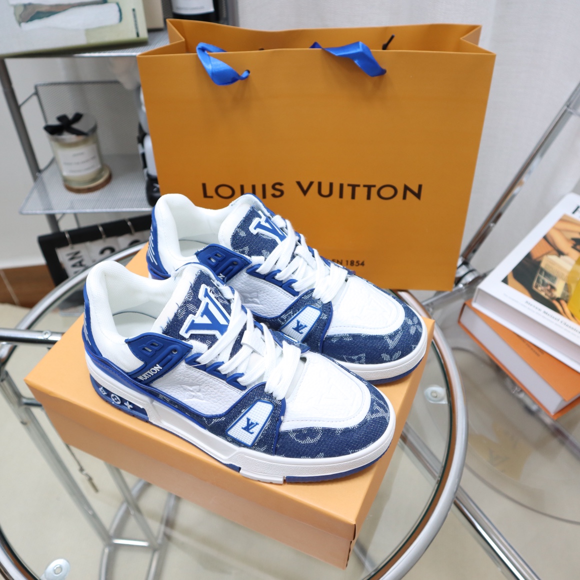 Casual breathable sports shoes