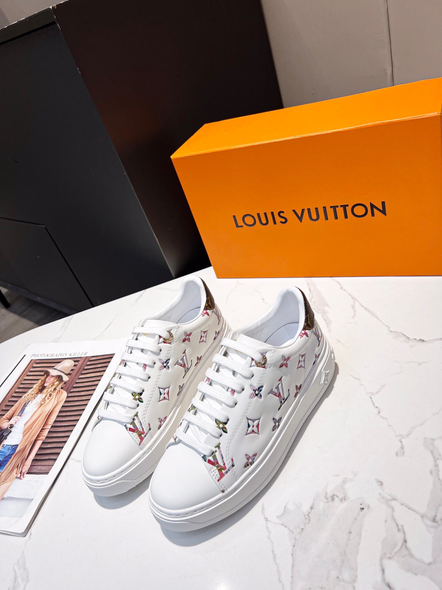 Thickened classic athletic shoes