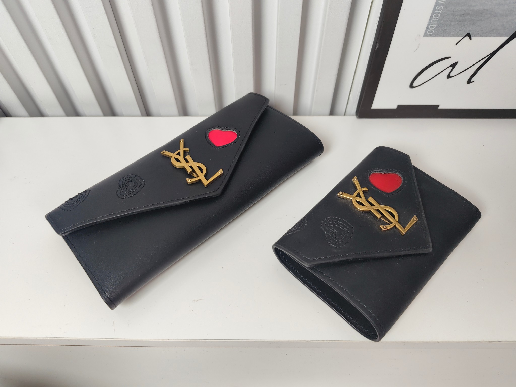 High-end luxury clutch bag