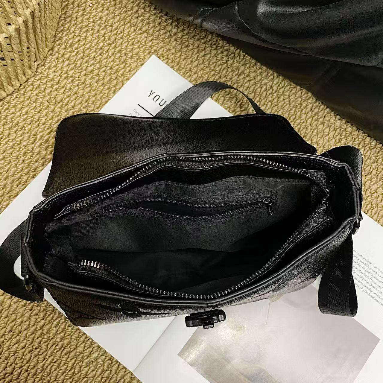 Stylish flap-closure casual shoulder bag