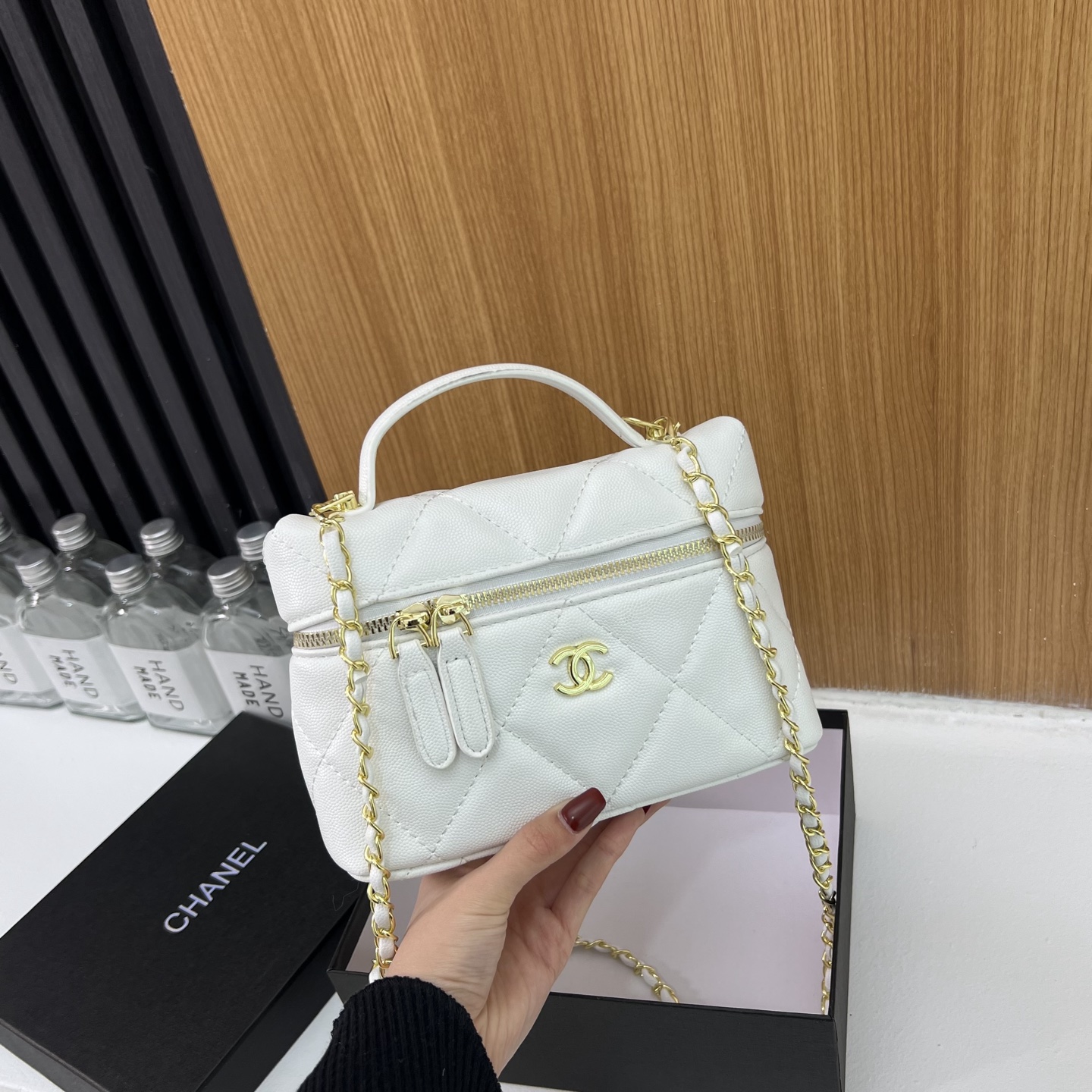 High-end small square handbag