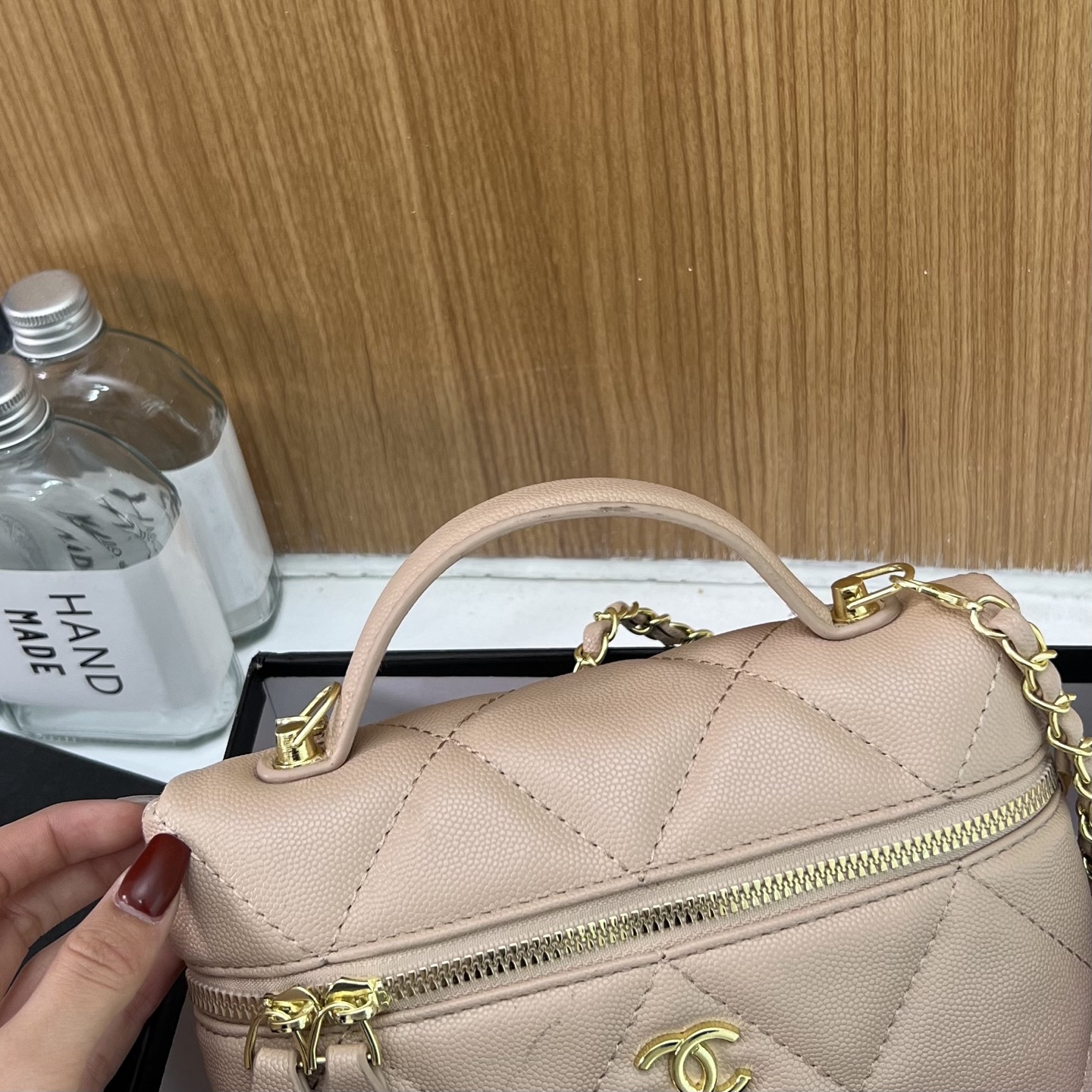 High-end small square handbag