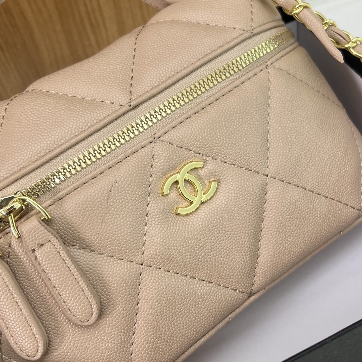 High-end small square handbag