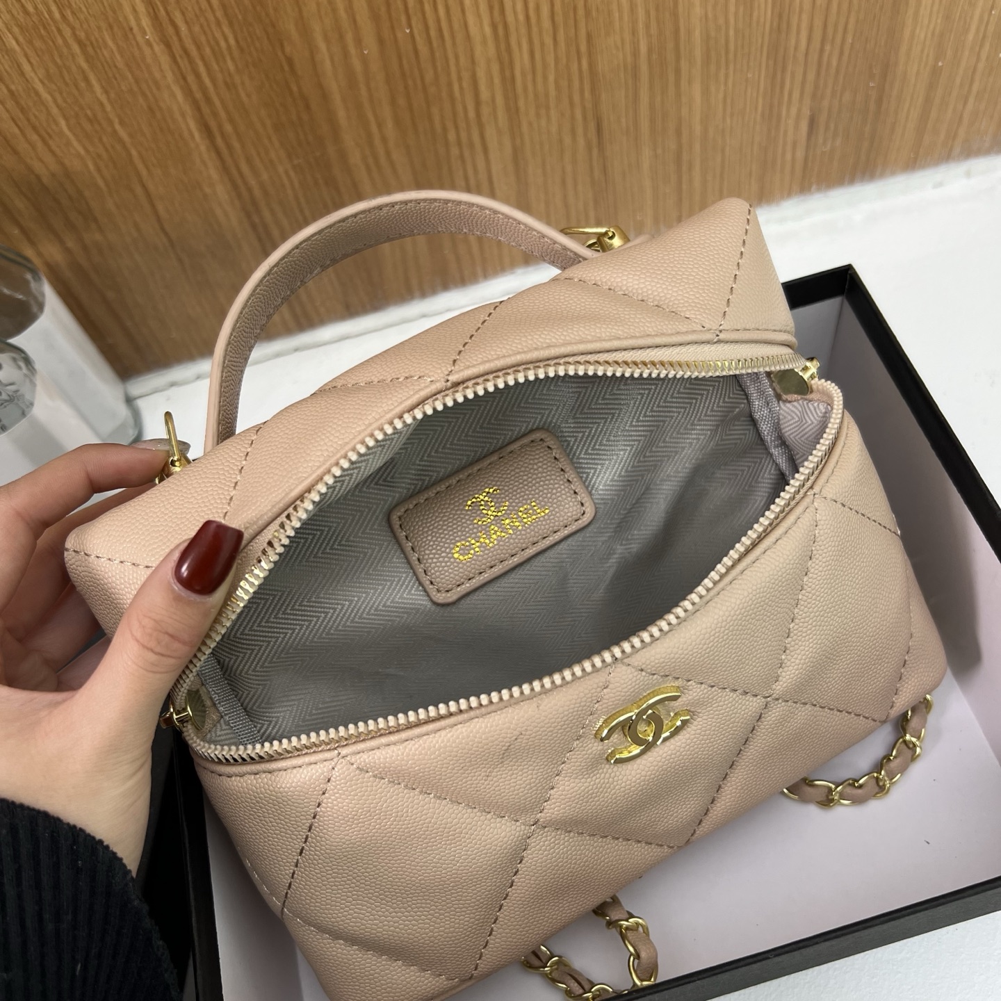 High-end small square handbag