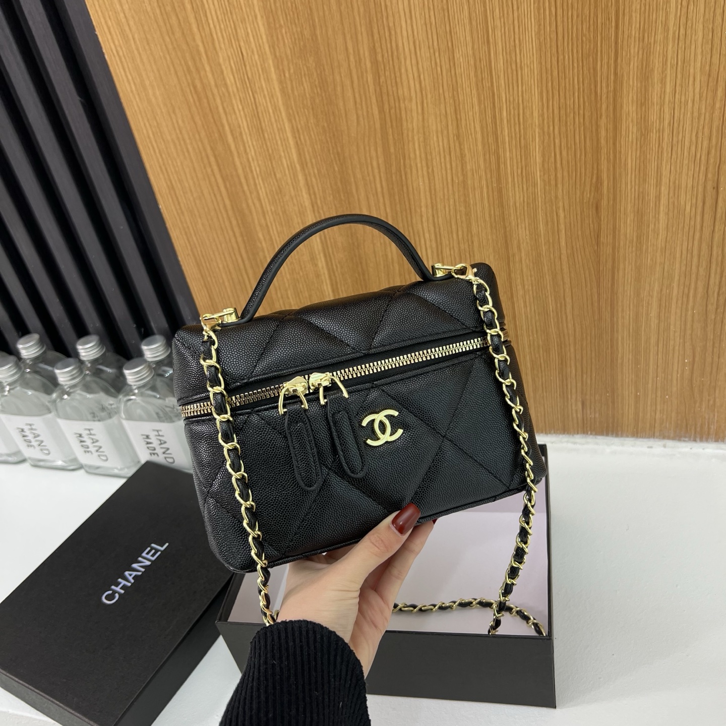 High-end small square handbag