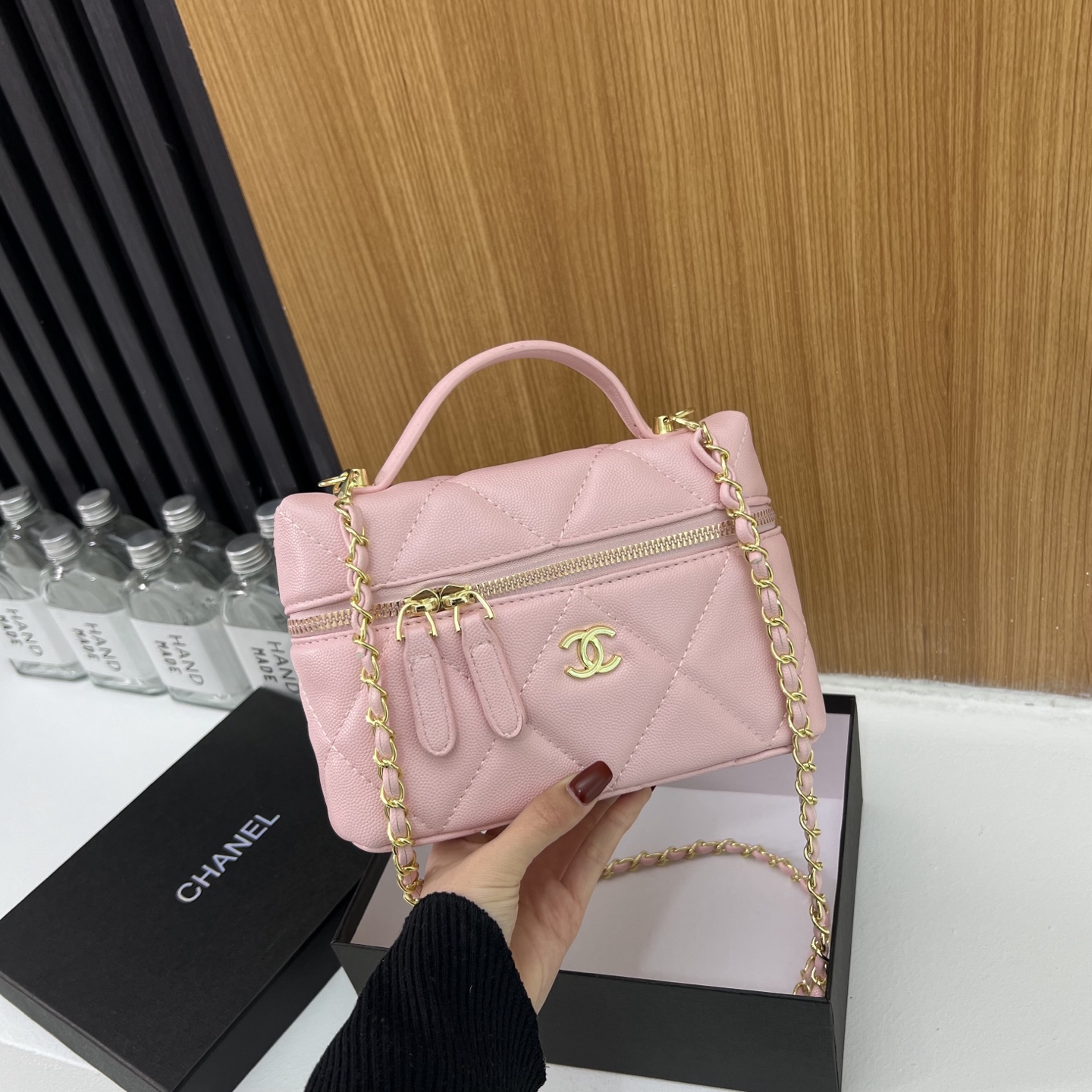 High-end small square handbag