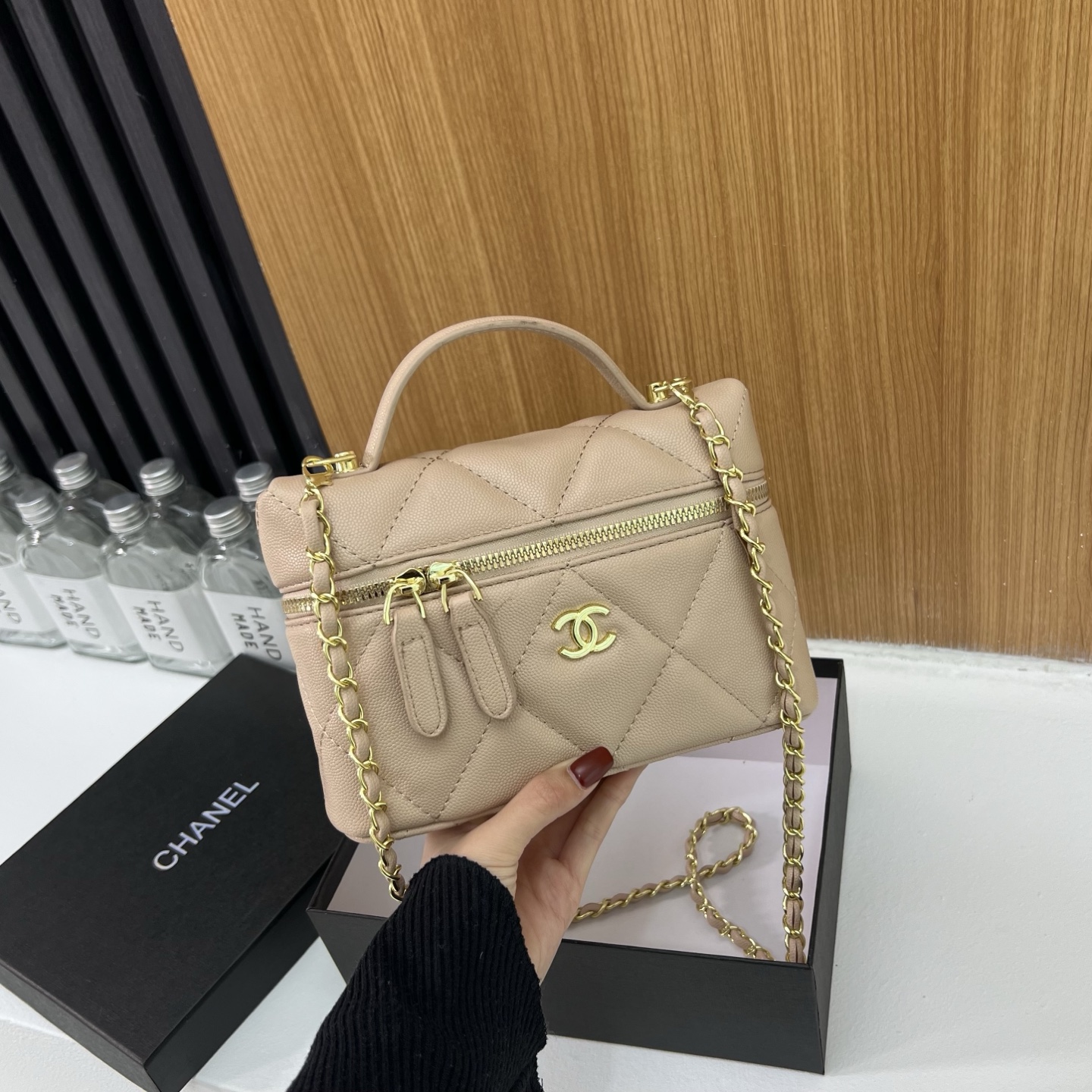 High-end small square handbag