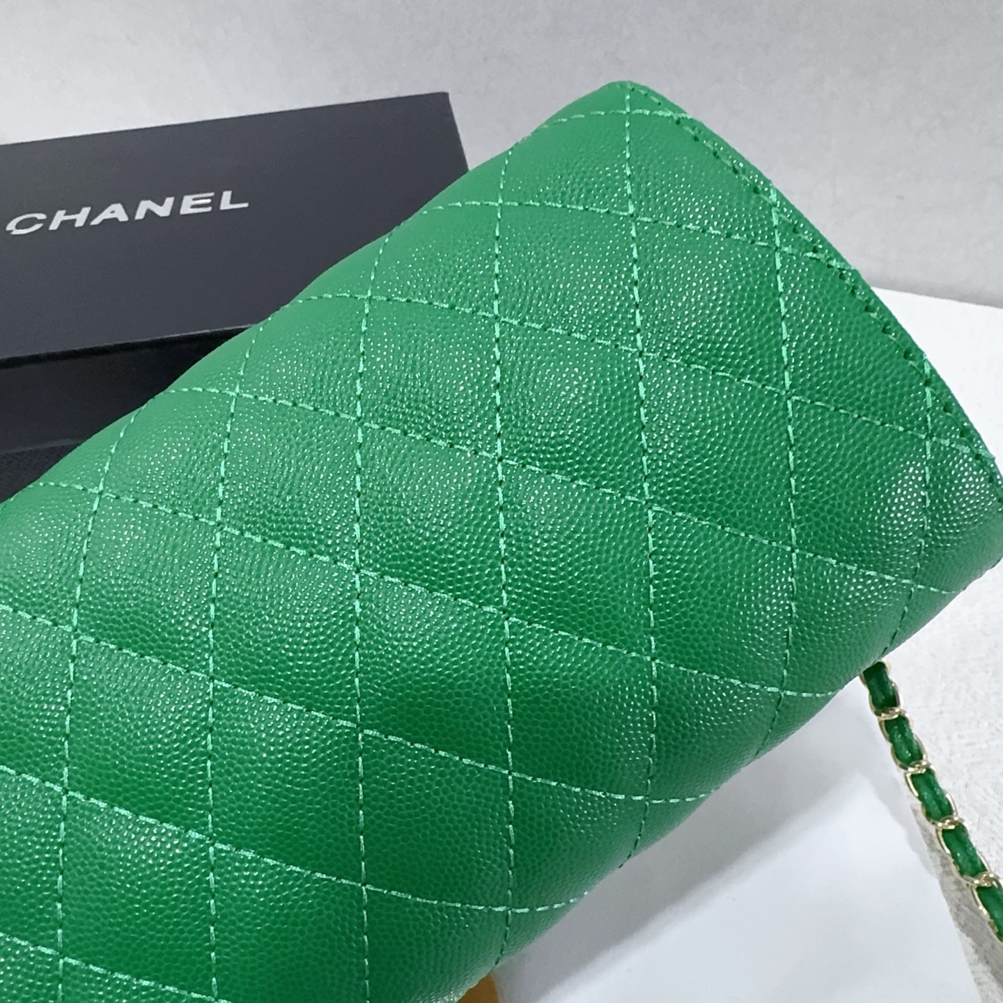 New diamond-patterned single-shoulder crossbody bag