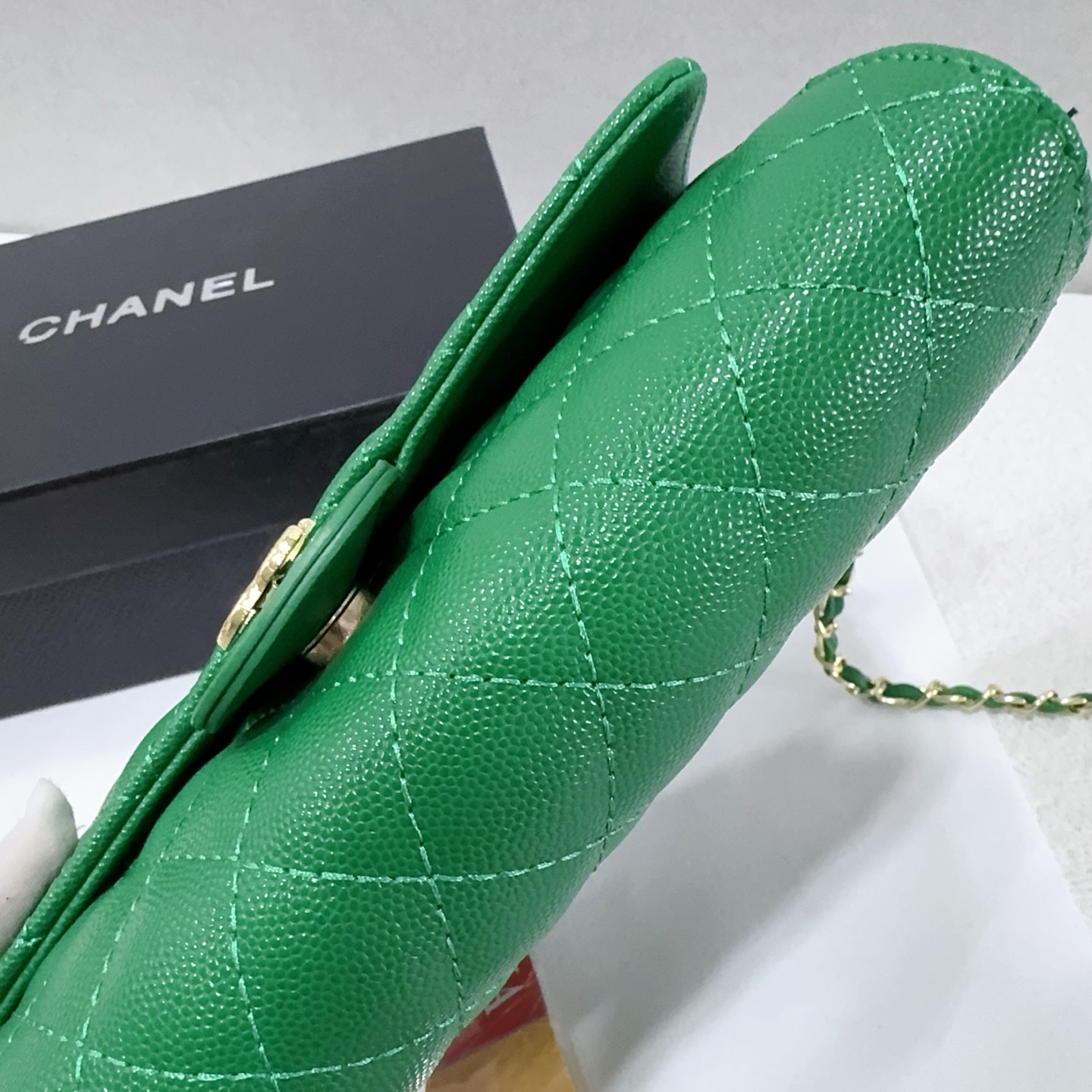 New diamond-patterned single-shoulder crossbody bag