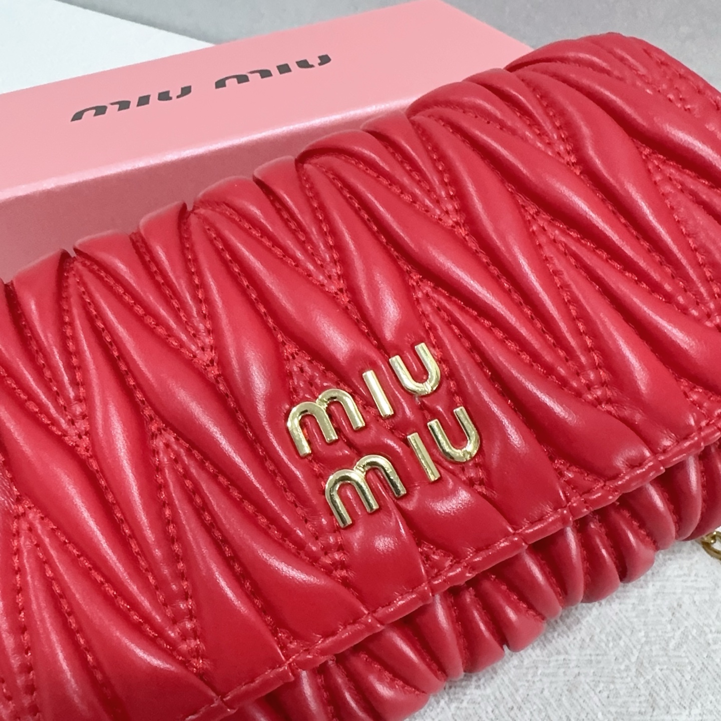 New lambskin pleated chain bag