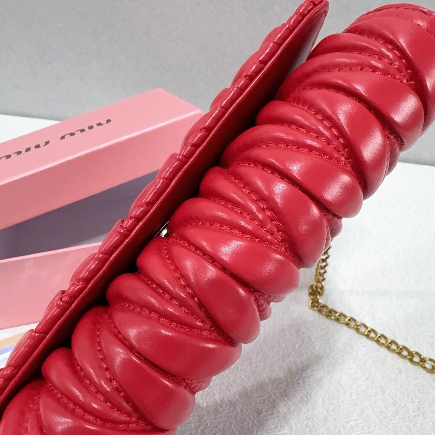 New lambskin pleated chain bag