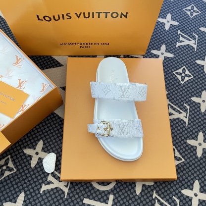 Classic sandals (a personal favorite)