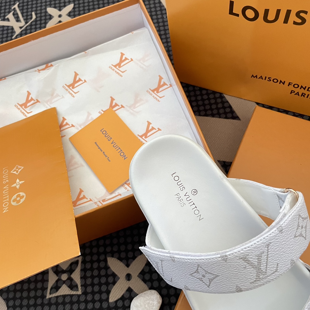 Classic sandals (a personal favorite)