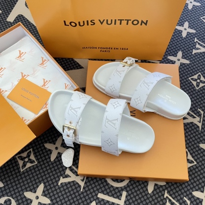 Classic sandals (a personal favorite)
