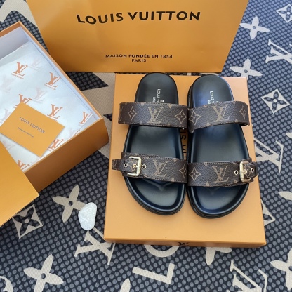 Classic sandals (a personal favorite)